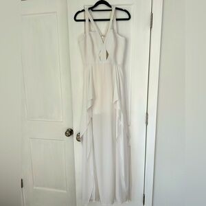 White summer gown. Bcbg. Size 6.